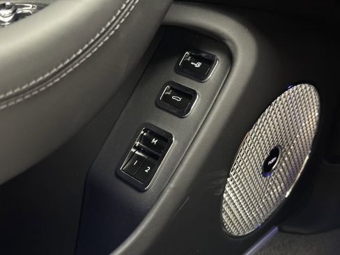 New 2026 Bentley Flying Spur Mulliner image 12