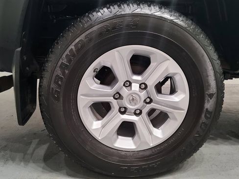 Used 2021 Toyota Tacoma TRD Off-Road image 40