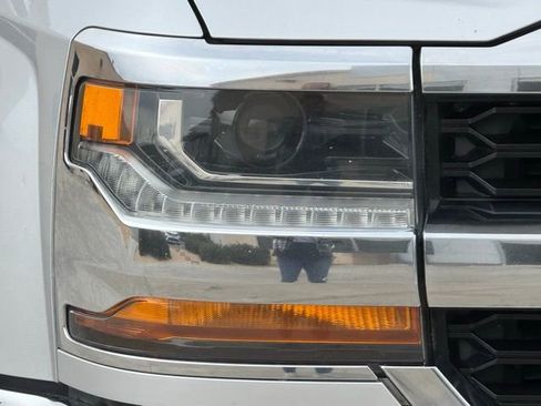 Used 2018 Chevrolet Silverado 1500 LT w/ All Star Edition image 8