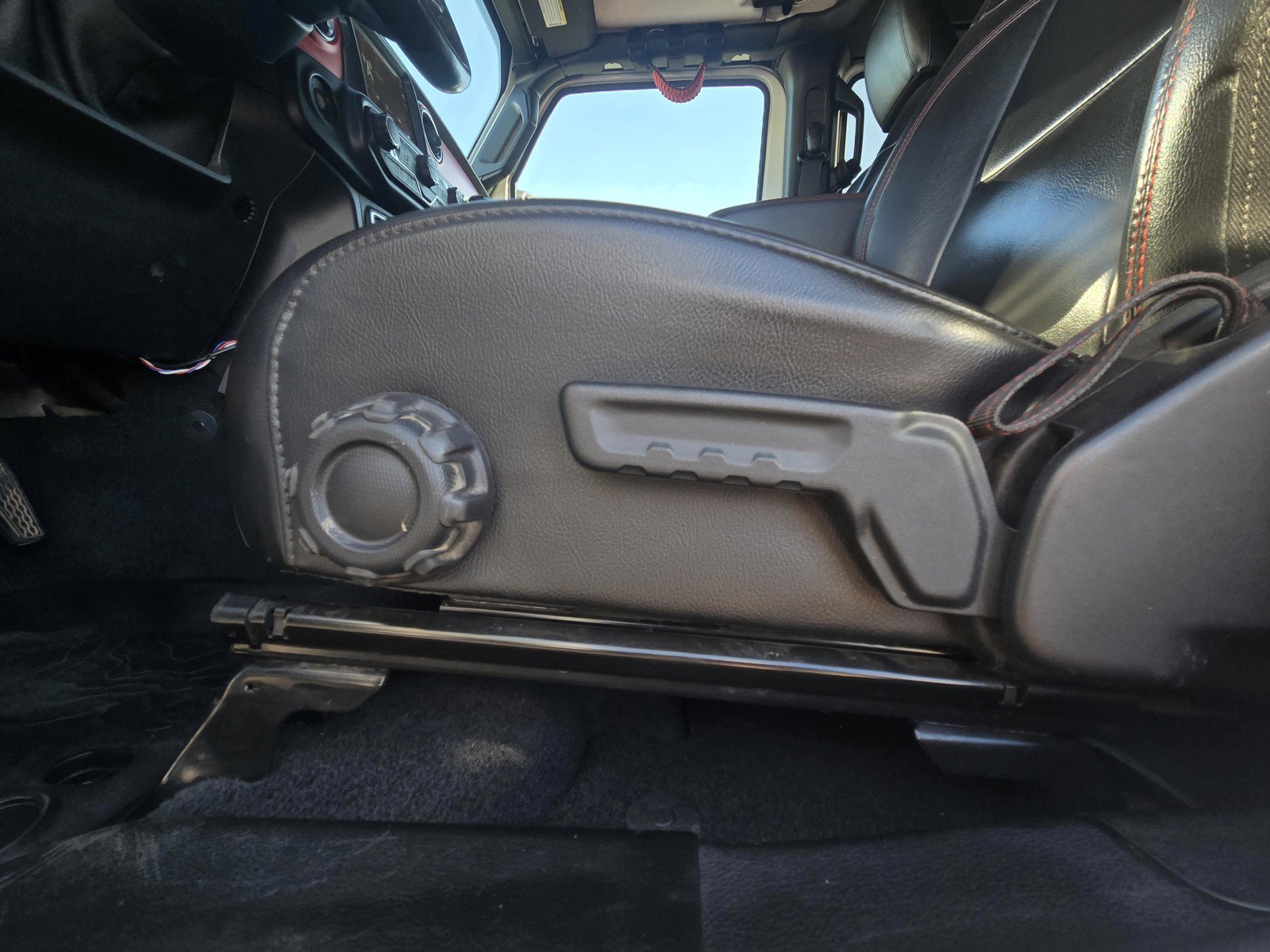 Used 2021 Jeep Wrangler Unlimited Rubicon AWD/4WD image 15