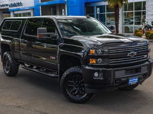 Used 2017 Chevrolet Silverado 3500 LTZ w/ Midnight Edition AWD/4WD image 2