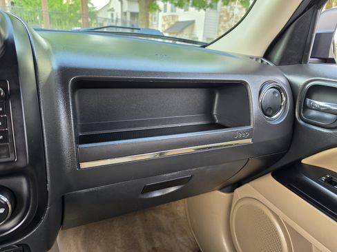 Used 2015 Jeep Patriot Sport w/ Power Value Group FWD image 27