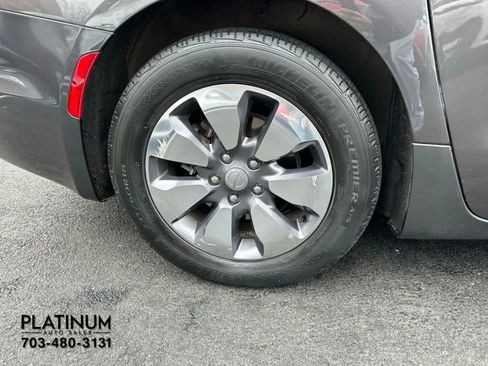 Used 2018 Chrysler Pacifica Limited w/ Advanced Safetytec Group image 19