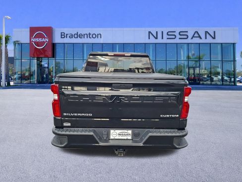 Used 2020 Chevrolet Silverado 1500 Custom w/ Custom Value Package AWD/4WD image 6