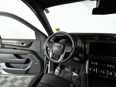 Used 2024 GMC Yukon Denali image 19