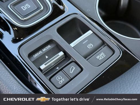 Used 2024 Honda Pilot Touring image 19