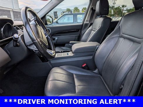 Used 2019 Land Rover Discovery SE image 6