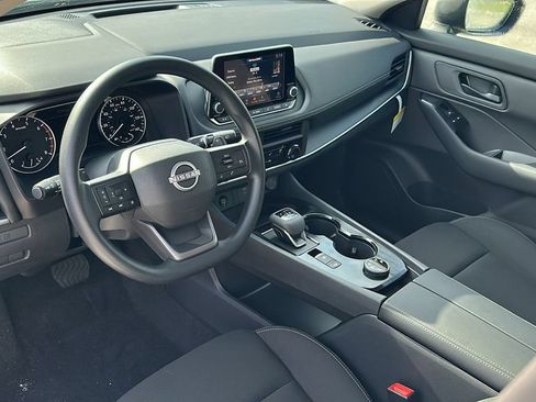 Used 2025 Nissan Rogue S AWD/4WD image 12