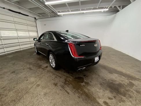Used 2018 Cadillac XTS Luxury image 4