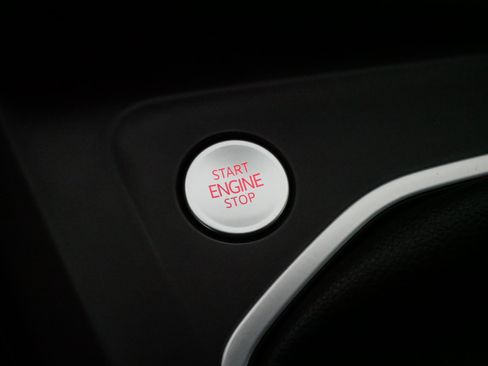 Used 2022 Volkswagen GTI SE image 28