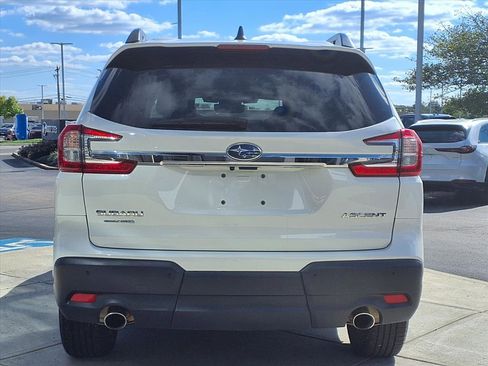 Used 2024 Subaru Ascent Premium w/ Convenience Package image 5