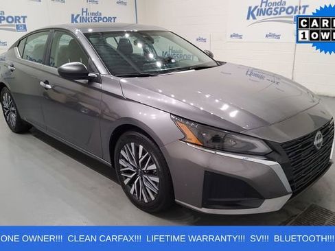 Used 2025 Nissan Altima 2.5 SV FWD image 1