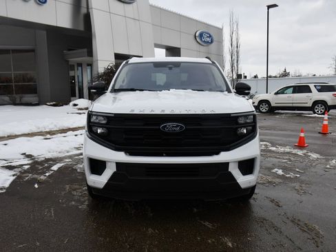 Used 2025 Ford Expedition Active image 10