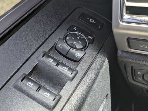 Used 2017 Ford F250 Platinum w/ Platinum Ultimate Package AWD/4WD image 9