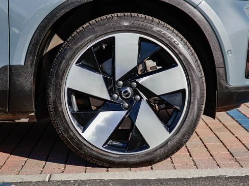 Used 2023 Volvo XC40 Recharge Plus image 10