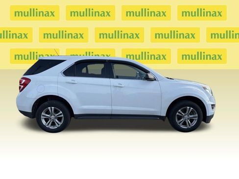 Used 2017 Chevrolet Equinox LS FWD image 12