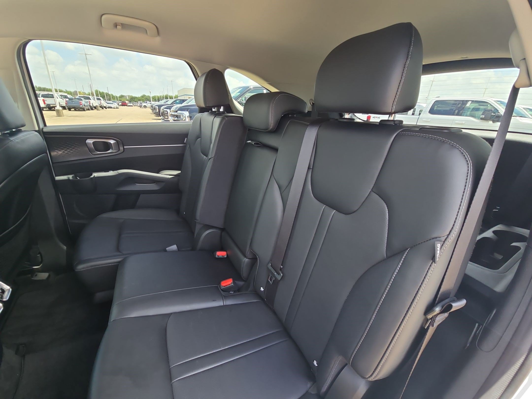 Used 2025 Kia Sorento S FWD image 29