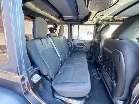 Used 2022 Jeep Wrangler Unlimited Rubicon 4xe AWD/4WD image 31