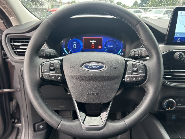 Used 2022 Ford Escape Titanium w/ Class II Trailer Tow Package AWD/4WD image 21