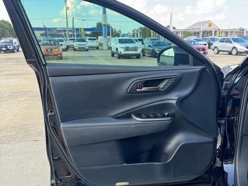 Used 2025 Toyota Crown Signia XLE image 7