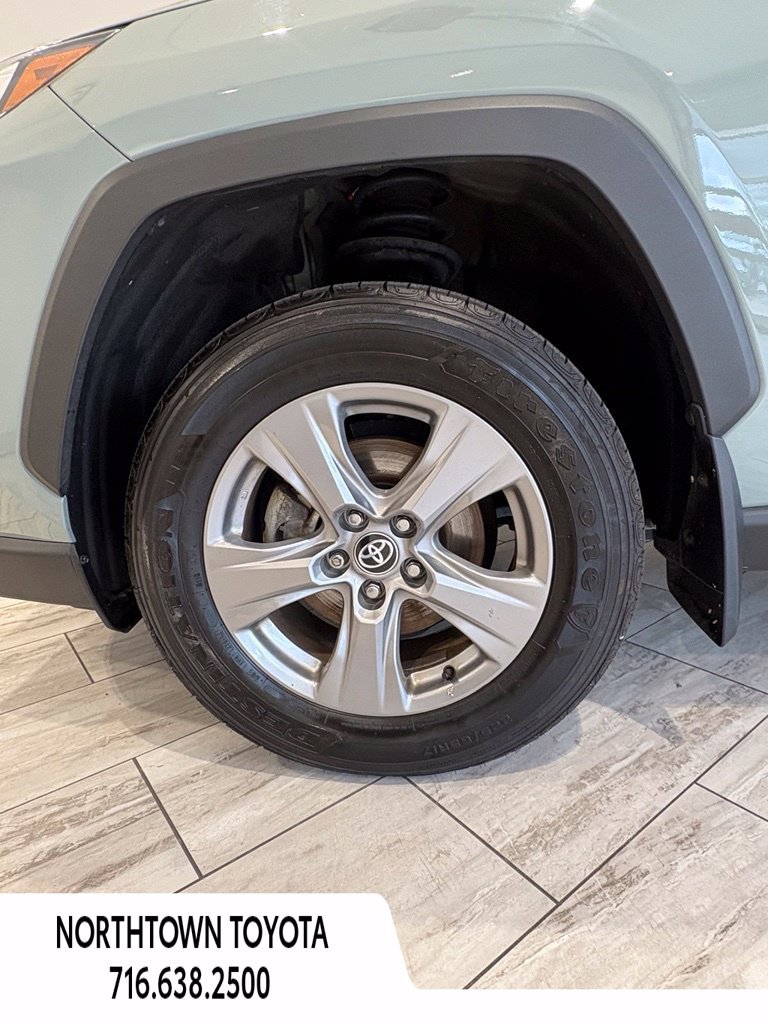 Used 2023 Toyota RAV4 XLE AWD/4WD image 9