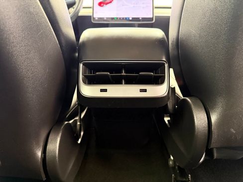 Used 2019 Tesla Model 3 Long Range RWD image 28