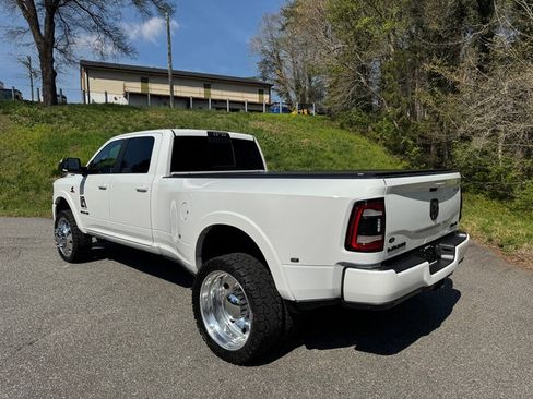 Used 2020 RAM 3500 Laramie w/ Night Edition image 11
