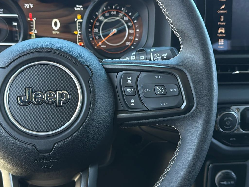 Used 2025 Jeep Wrangler Unlimited Rubicon AWD/4WD image 21