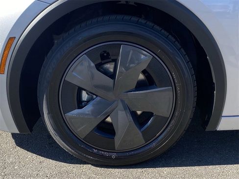 Certified 2025 Toyota Prius LE image 12