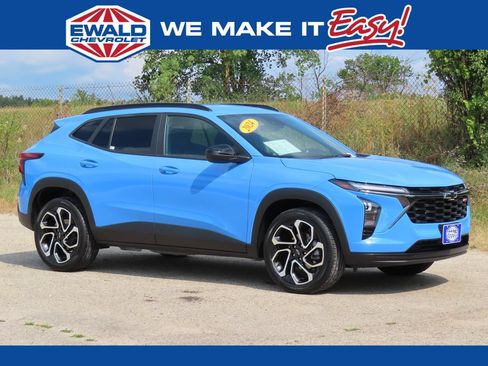 Certified 2024 Chevrolet Trax RS w/ Driver Confidence Package FWD image 1