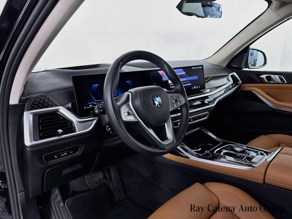 Used 2024 BMW X7 xDrive40i w/ Premium Package AWD/4WD image 9