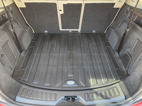 Used 2017 Land Rover Discovery Sport HSE Luxury image 31