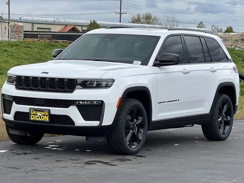 New 2026 Jeep Grand Cherokee Limited w/ Limited Altitude Package AWD/4WD image 7