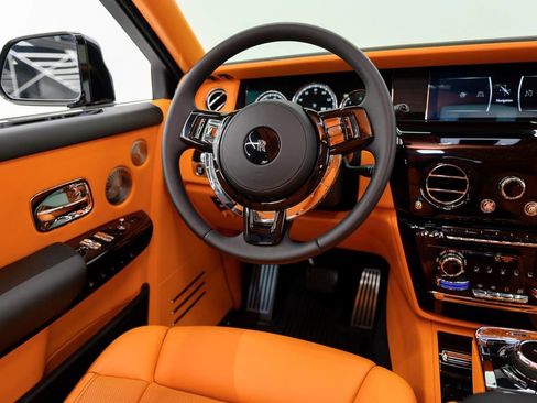 Used 2024 Rolls-Royce Phantom Sedan w/ The Phantom Package RWD image 44