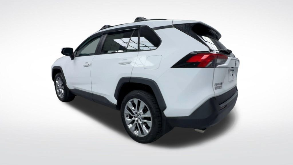 Certified 2020 Toyota RAV4 XLE Premium AWD/4WD image 7