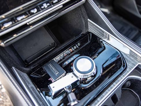 Used 2022 Jeep Wagoneer Series II w/ Premium Group I image 29