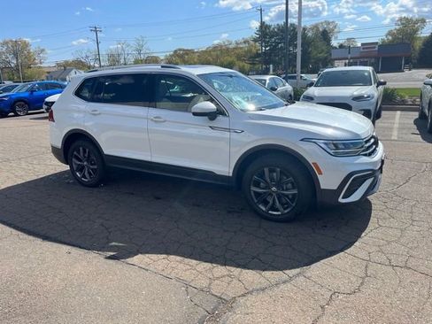 Used 2023 Volkswagen Tiguan SE AWD/4WD image 19