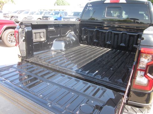 New 2025 Ford Ranger Lariat w/ Chrome Accent Package image 9