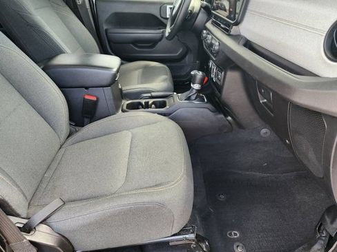 Used 2025 Jeep Wrangler Unlimited Sport AWD/4WD image 13