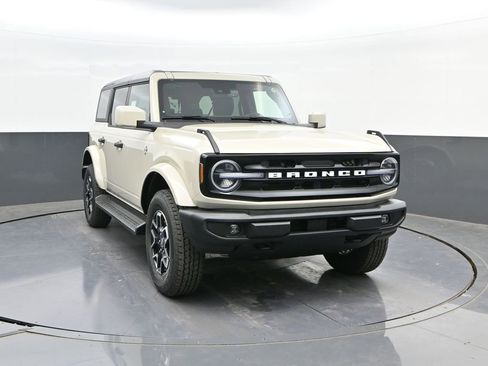 New 2026 Ford Bronco Outer Banks AWD/4WD image 21