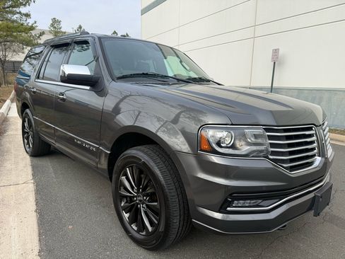 Used 2015 Lincoln Navigator 4WD 4dr image 12