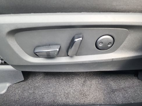 New 2025 Nissan Pathfinder SV image 12