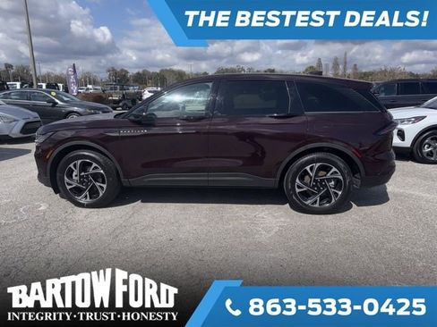 Used 2024 Lincoln Nautilus Premier w/ Jet Appearance Package image 8