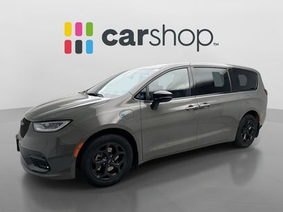 Used 2023 Chrysler Pacifica Limited w/ S Appearance Package