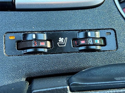 Used 2019 Toyota Highlander Limited Platinum FWD image 20