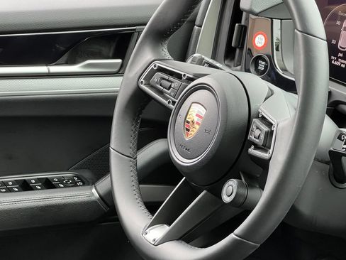 Certified 2026 Porsche Cayenne E-Hybrid AWD/4WD image 37
