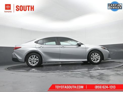 Used 2025 Toyota Camry LE image 41
