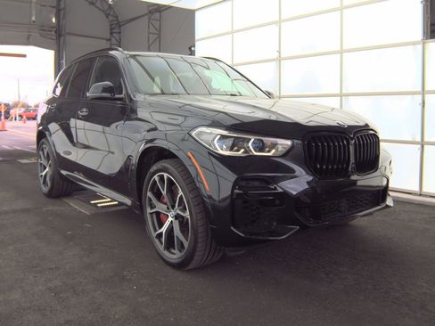 Used 2022 BMW X5 M50i w/ Executive Package AWD/4WD image 3