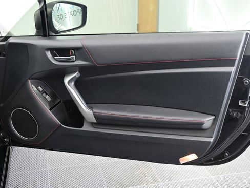 Used 2018 Subaru BRZ Limited w/ Popular Package #2 RWD image 19