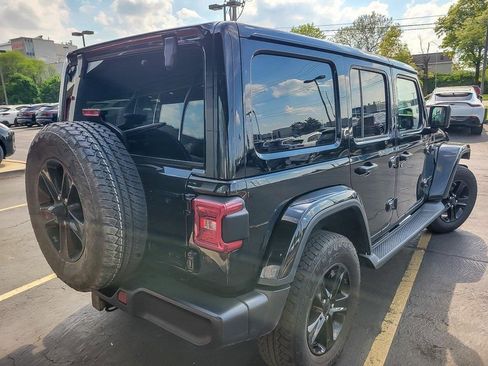 Used 2021 Jeep Wrangler Unlimited Sahara image 7